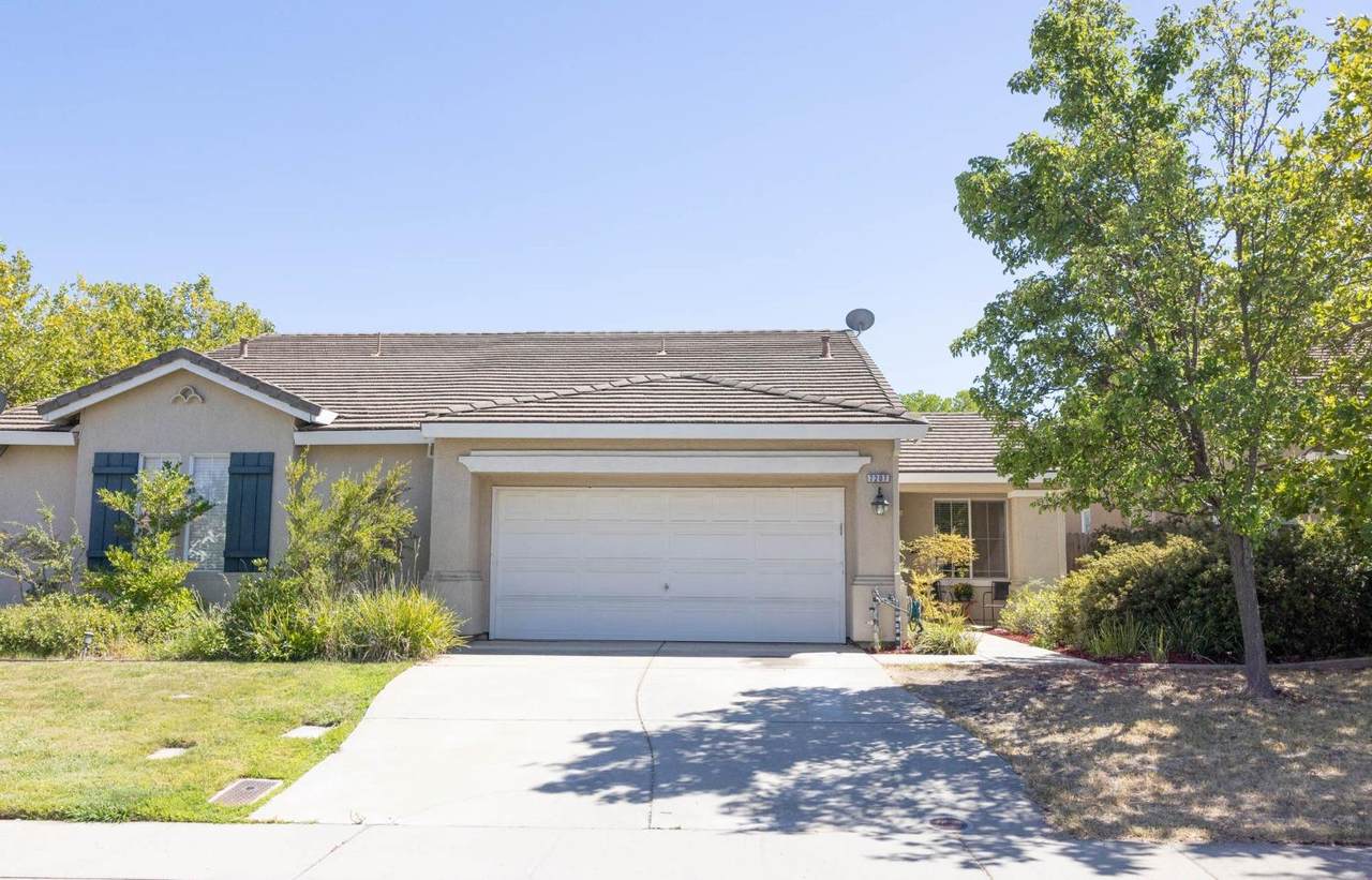 7207 Lyne Bay Drive - Photo 1