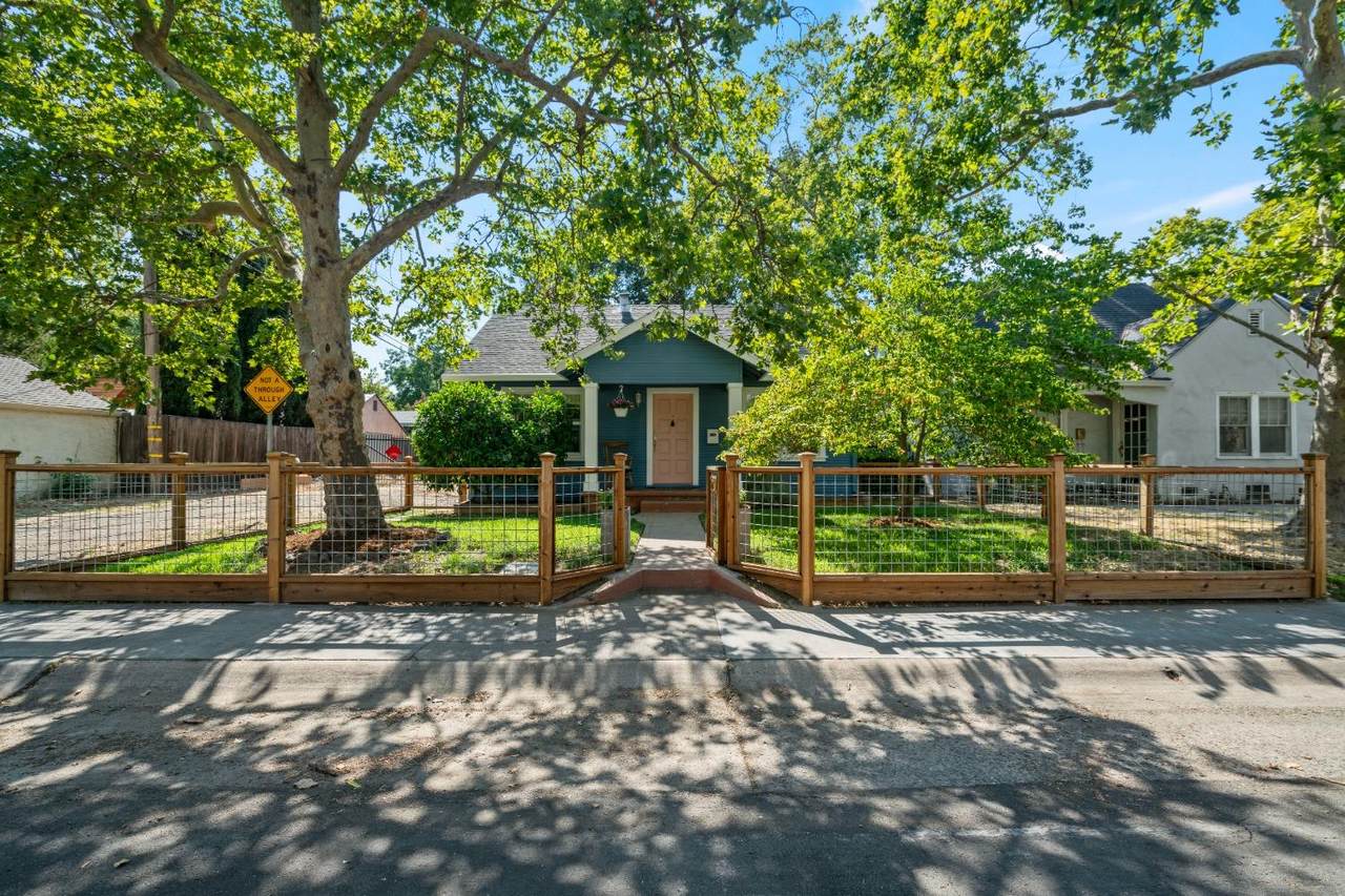 2720 27th Street - Photo 1