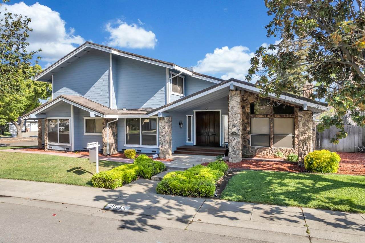 2545 Michaelangelo Dr - Photo 1