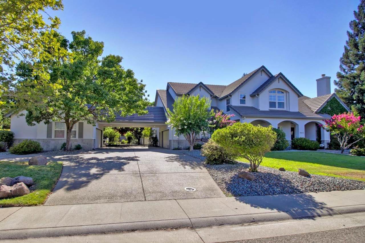 9011 Quail Cove Drive - Photo 1