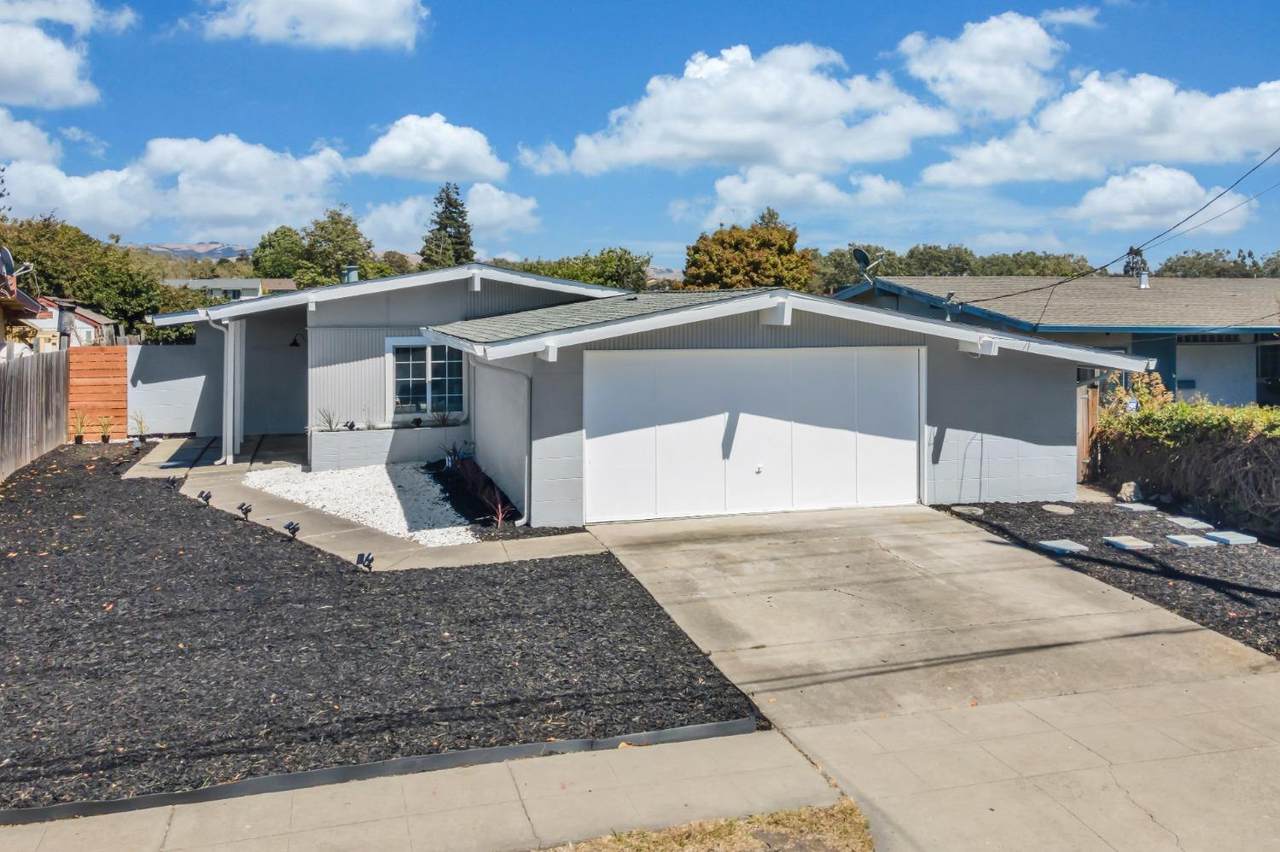 27530 Bahama Avenue - Photo 1