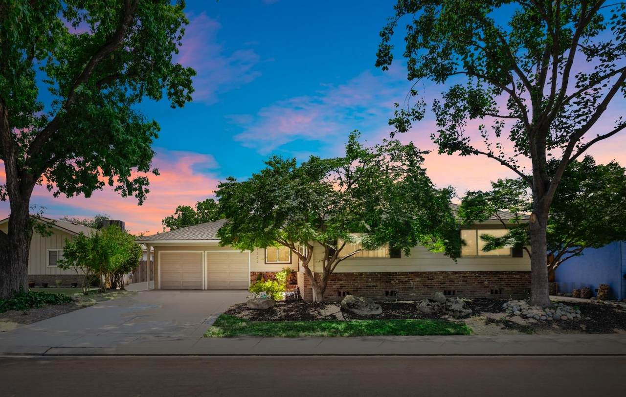 1322 Cypress Avenue - Photo 1