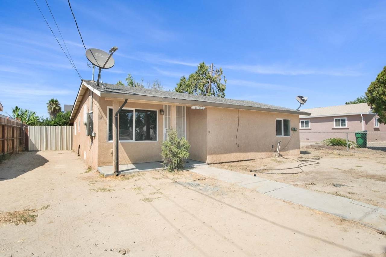 16714 Corner Street - Photo 1