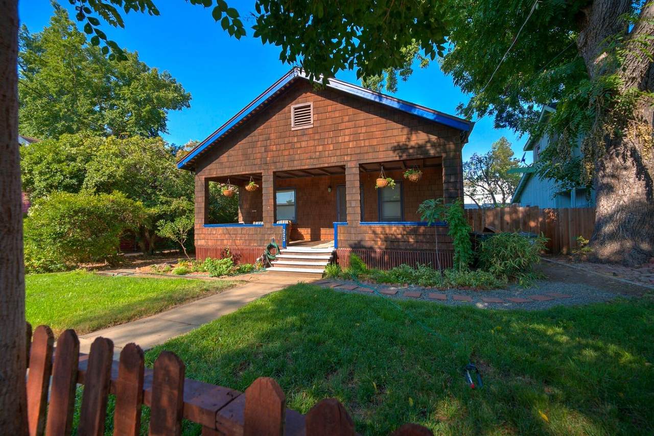 223 University Avenue - Photo 1