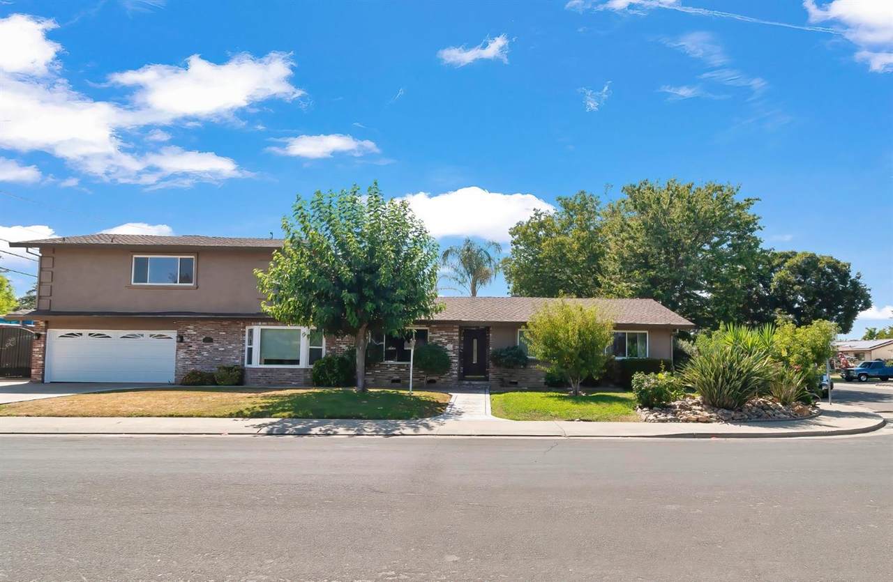 6627 Hemet Avenue - Photo 1