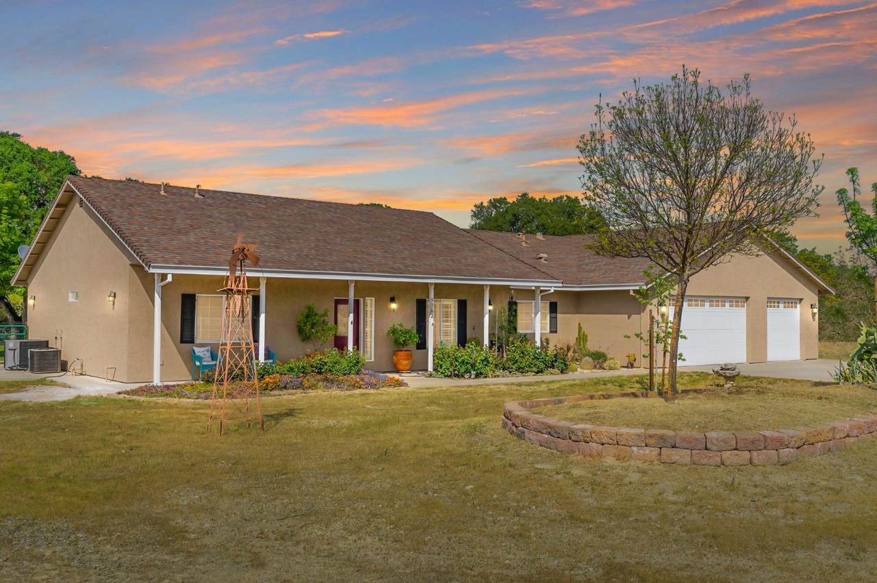 9762 Whalen Road - Photo 1