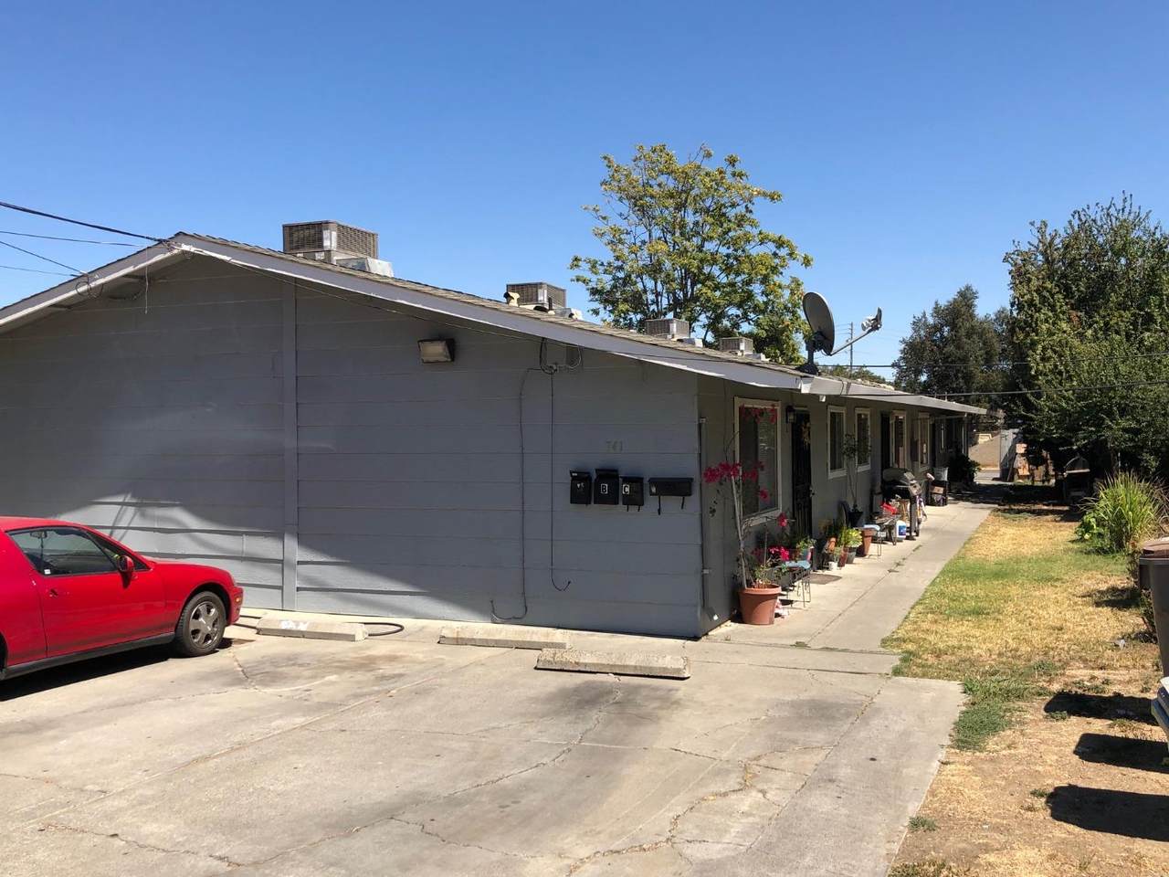 741 6th Street - Photo 1