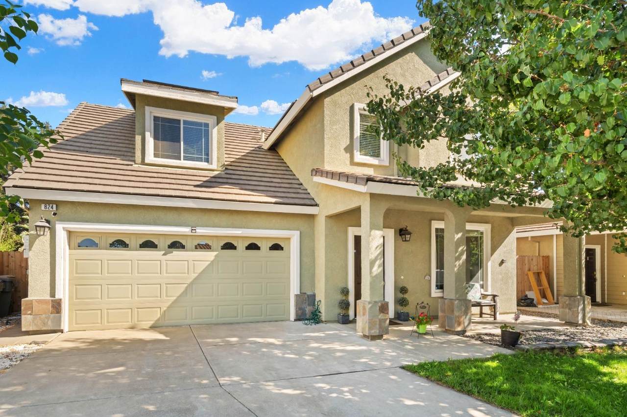 824 Atwell Circle - Photo 1