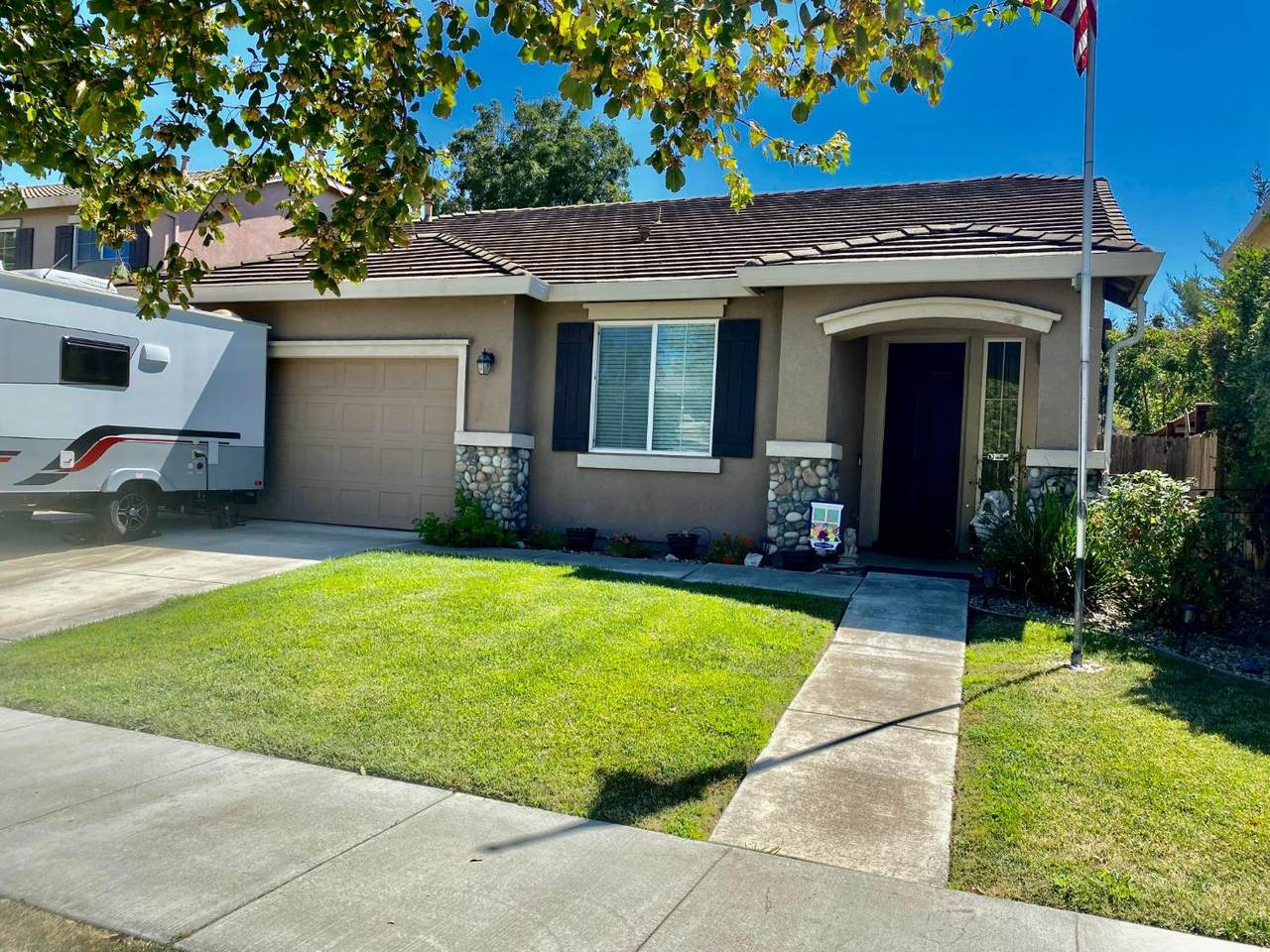 1784 Farnham Avenue - Photo 1