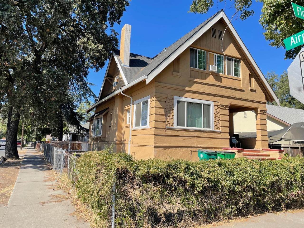 1305 Flora Street - Photo 1