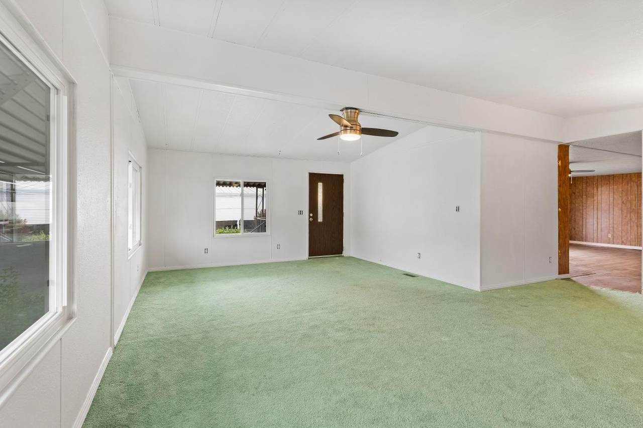 115 Gardenia Avenue - Photo 1