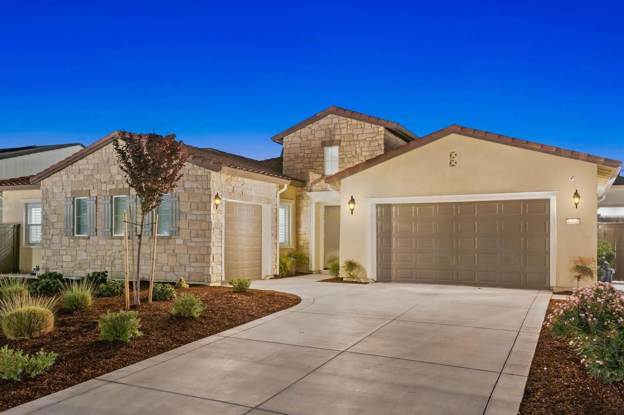 4305 Red Maple Court - Photo 1
