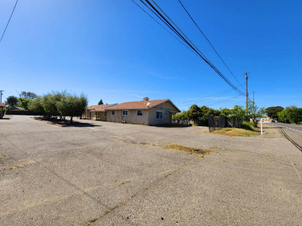 5722 Lindhurst Avenue - Photo 1