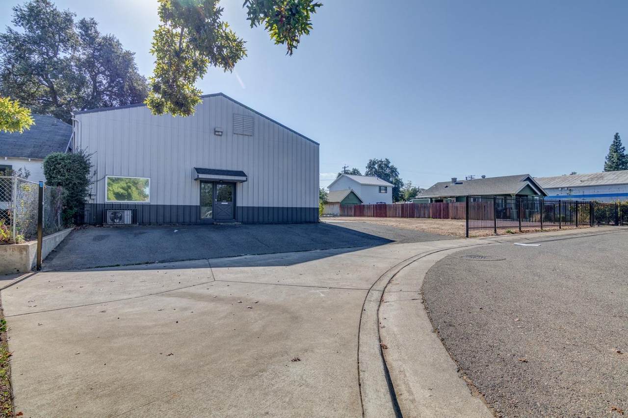 1322 El Monte Avenue - Photo 1