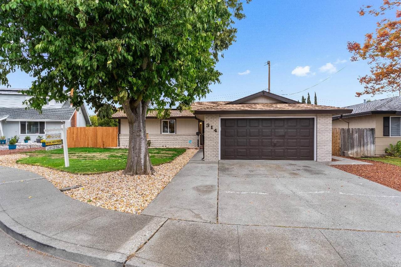 314 Tulip Street - Photo 1
