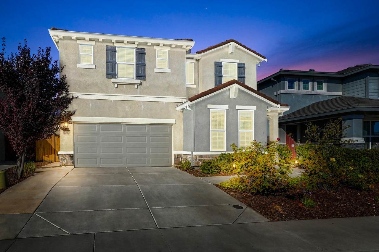 2565 Mead Way - Photo 1