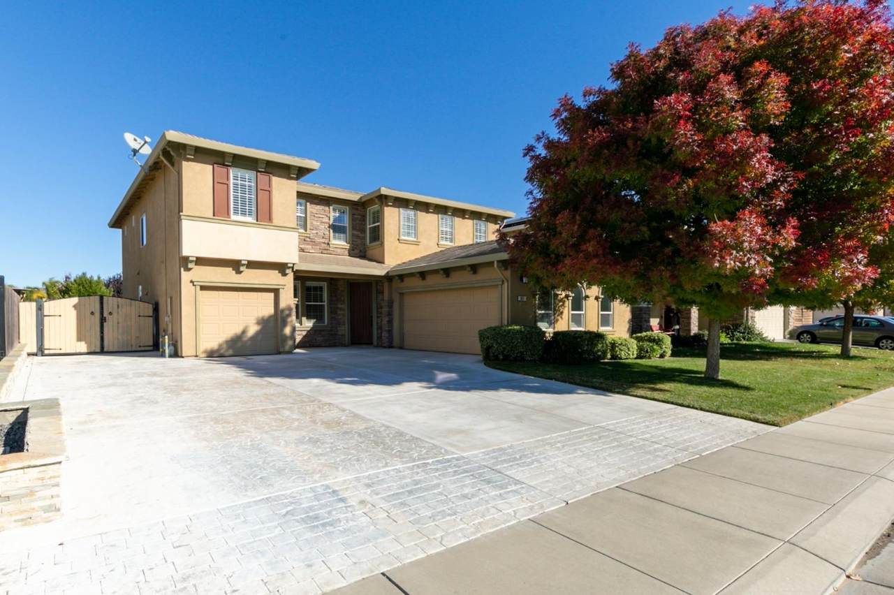 861 Nutmeg Landing Lane - Photo 1