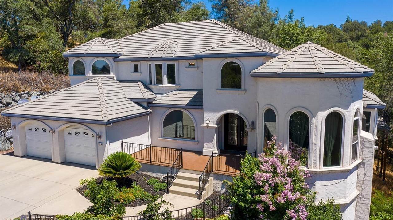 823 Sunnyslope Way - Photo 1