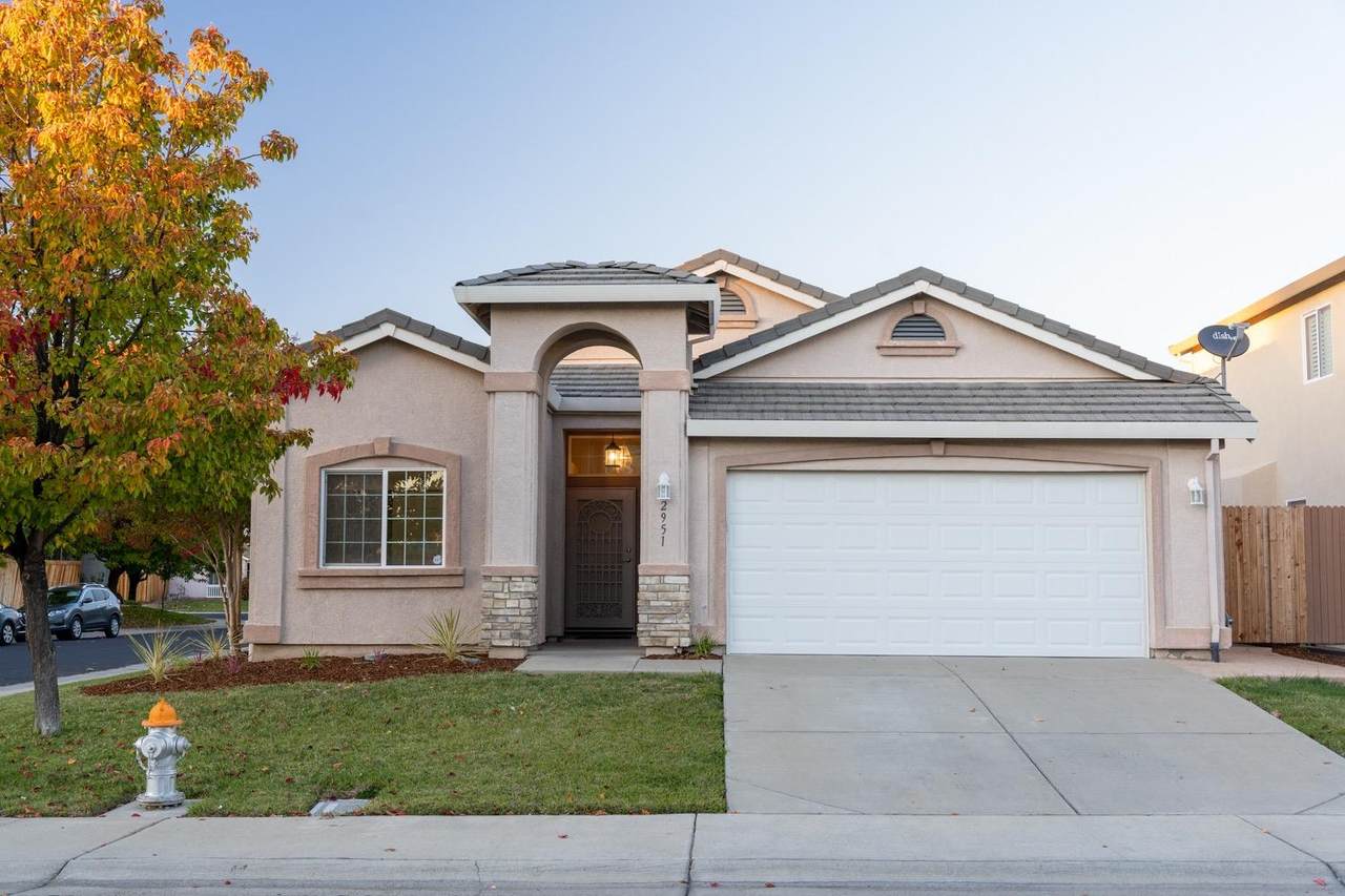 2951 Muskrat Way - Photo 1