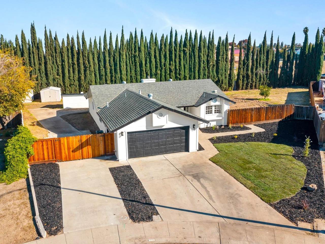 270 Diane Court - Photo 1