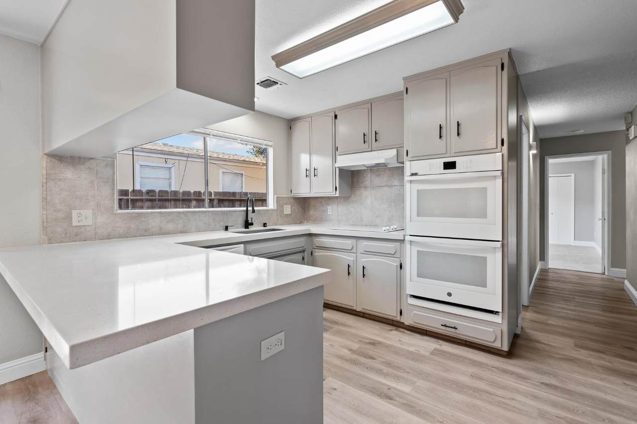 4707 Davis Street - Photo 1