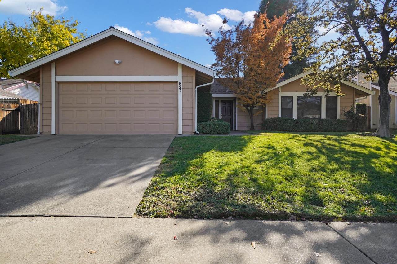 621 Willow Creek Drive - Photo 1