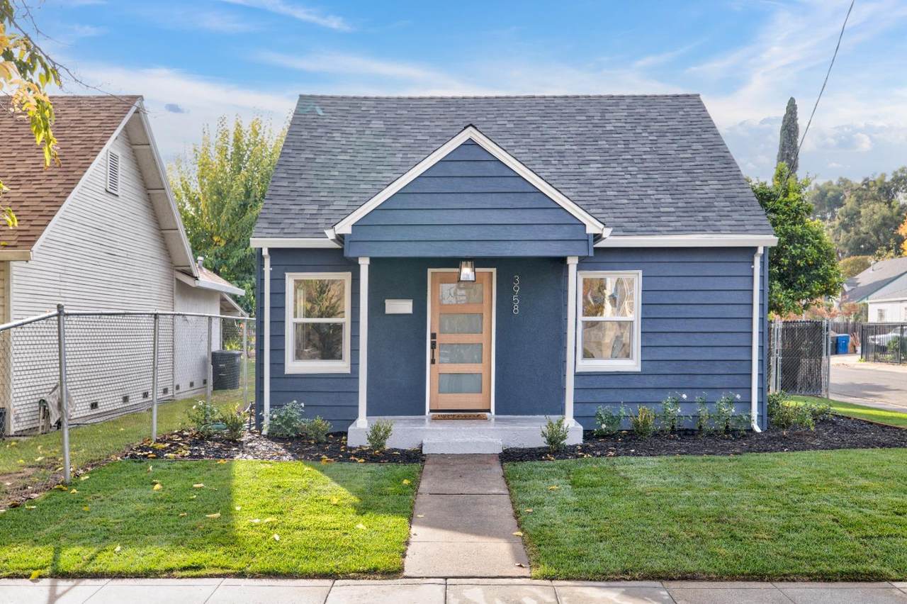 3958 8th Avenue - Photo 1