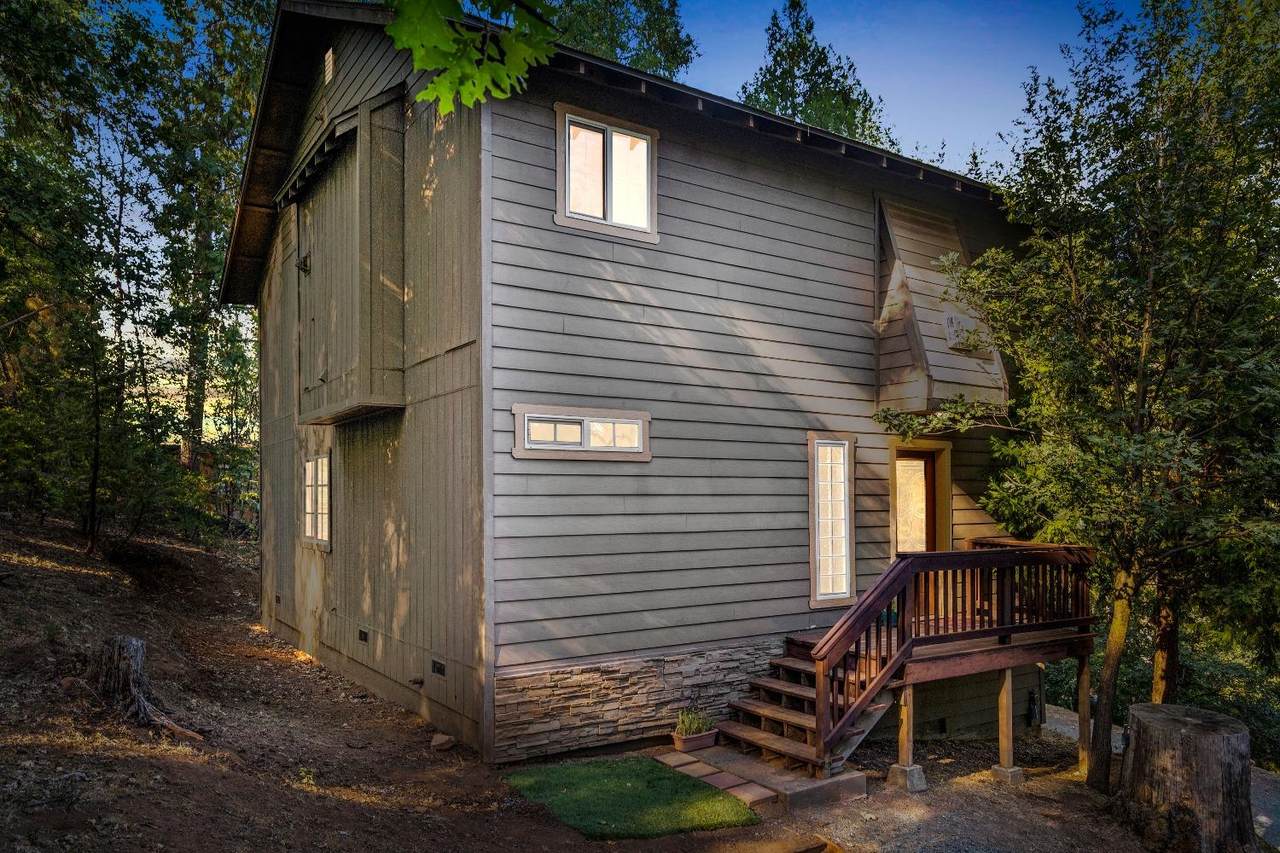 22464 N.Tuolumne Rd - Photo 1