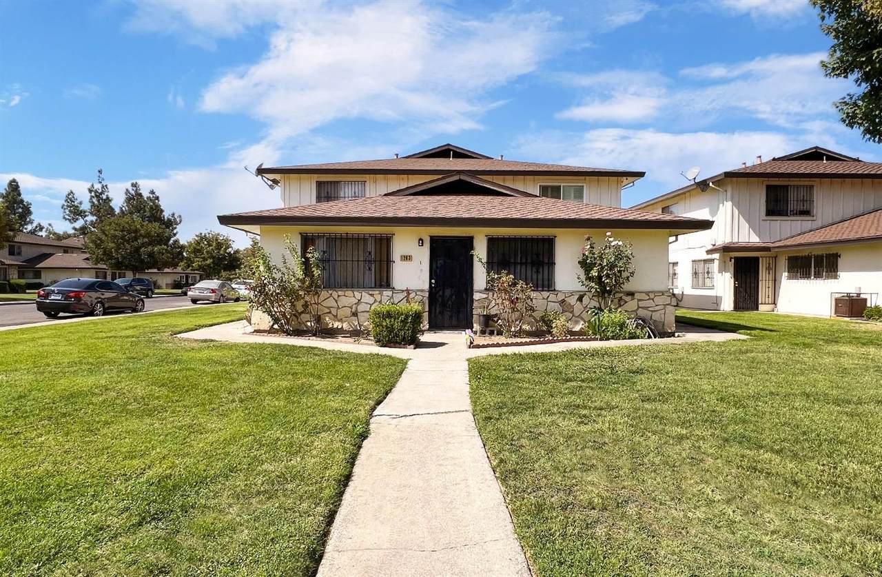 1203 Pinetree Drive - Photo 1