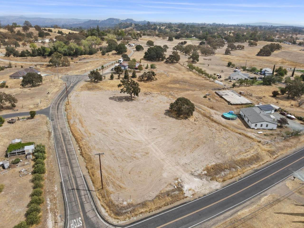 3085 Village Drive - Photo 1