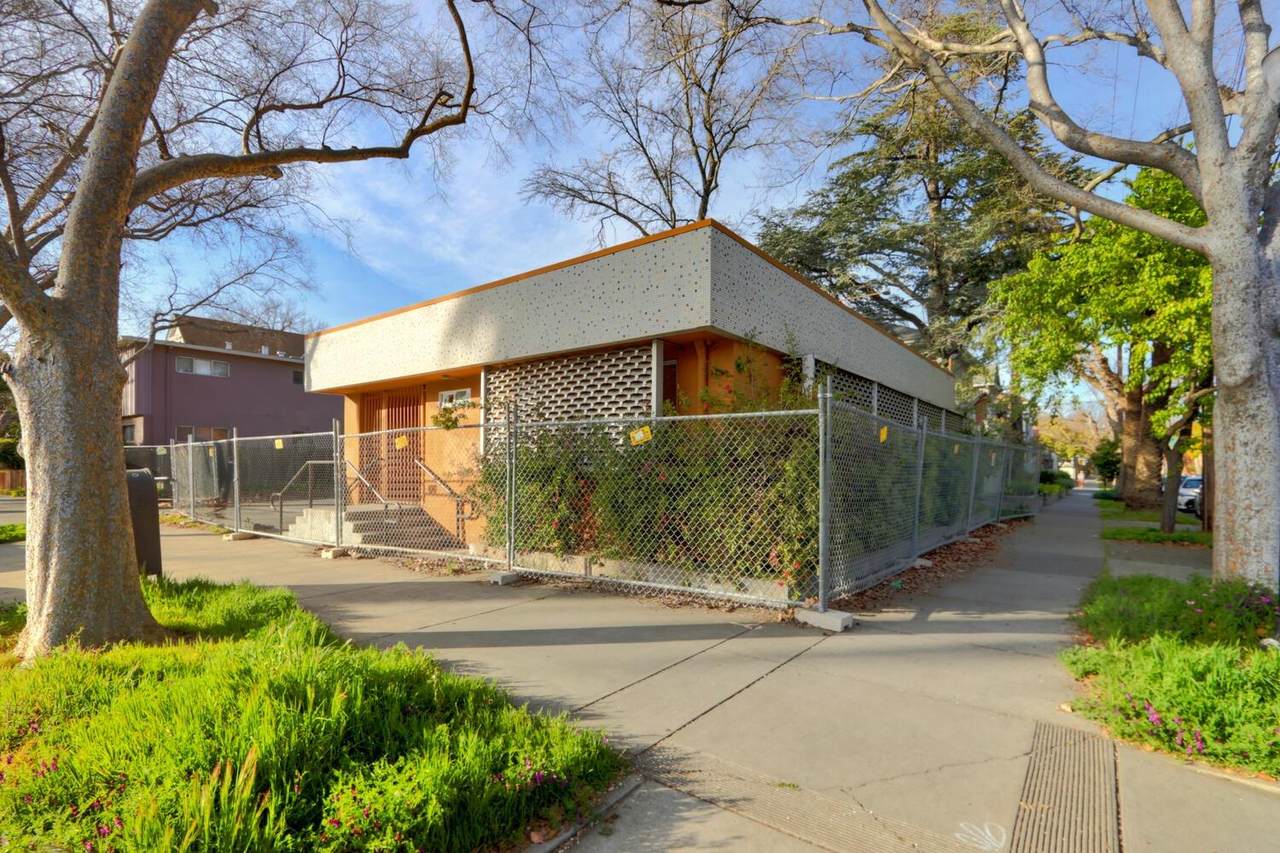 2431 N Street - Photo 1