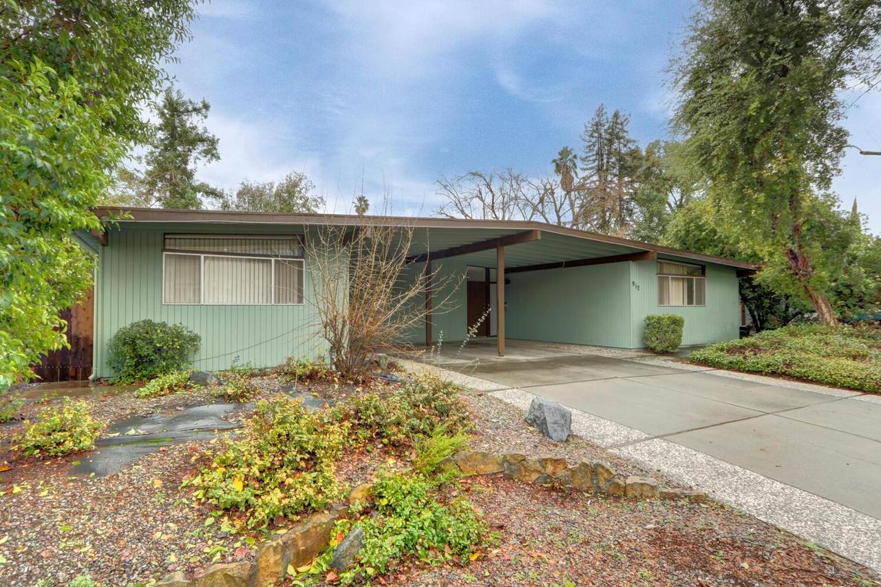 910 Drake Drive - Photo 1