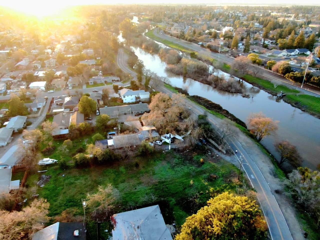 1816 River Drive - Photo 1