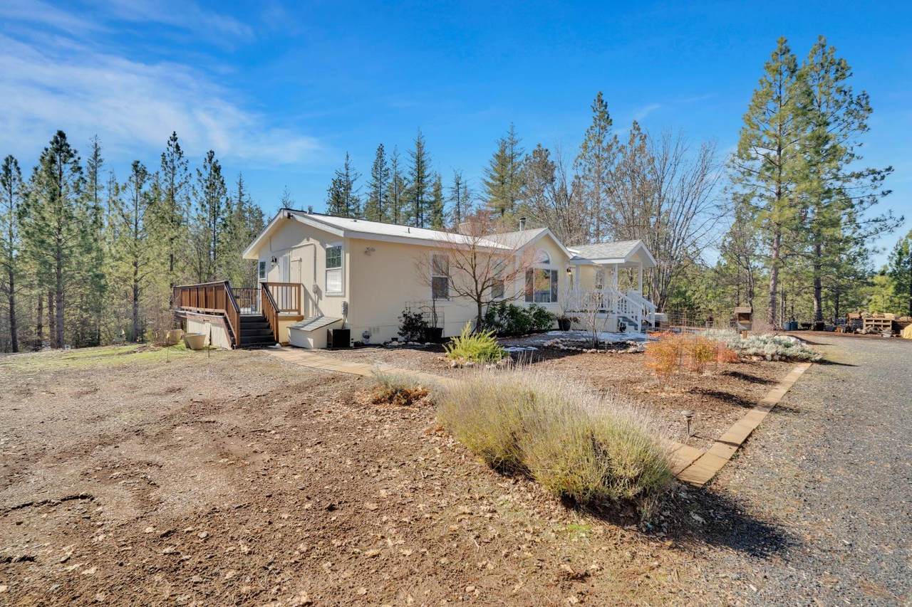6916 Dogtown Road - Photo 1