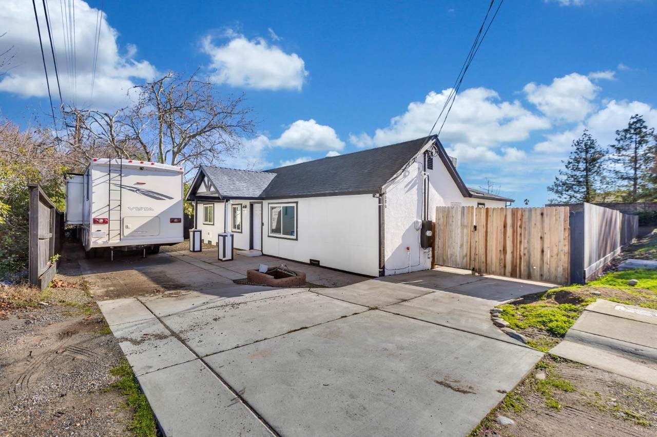 8686 Calvine Road - Photo 1