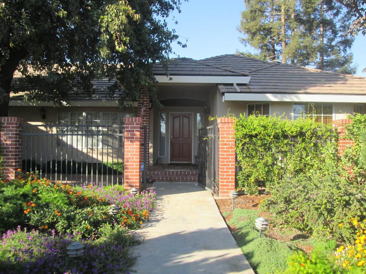 2605 Emerald Way - Photo 1