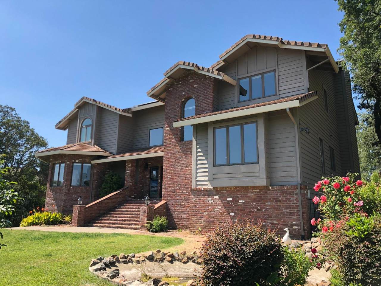 498 Lakeridge Court - Photo 1