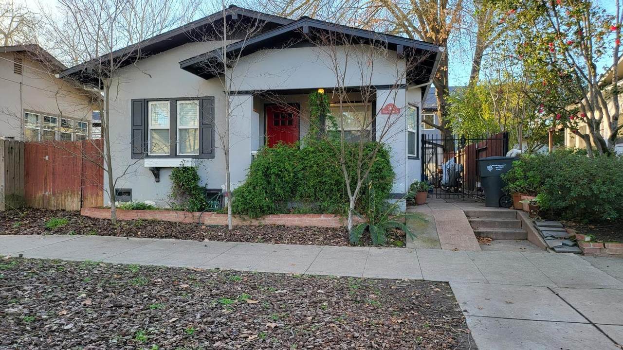 340 32nd Street - Photo 1