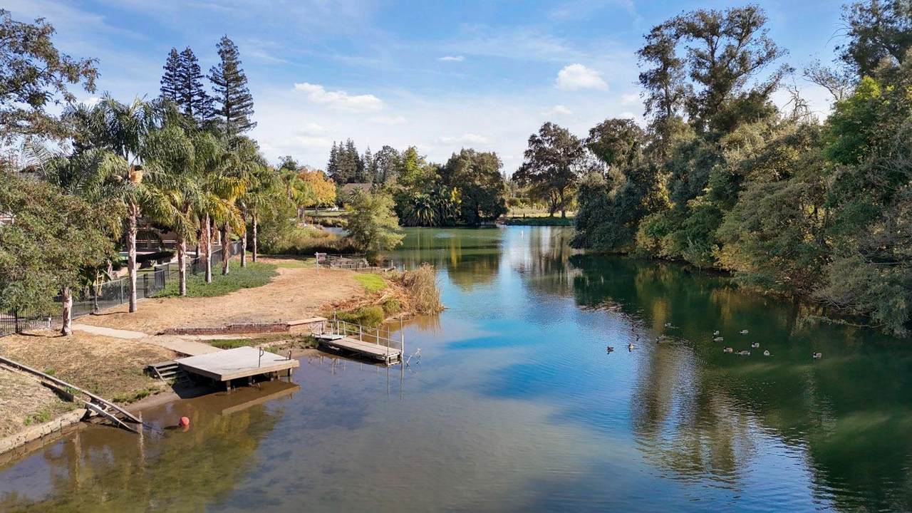 https://bt-photos.global.ssl.fastly.net/sacramento/1280_boomver_1_560750915-2.jpg