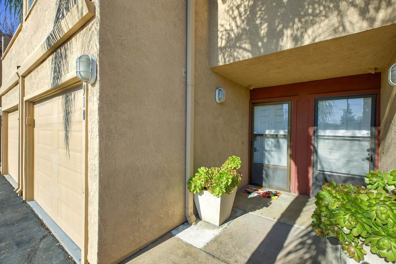 910 Q Street - Photo 1