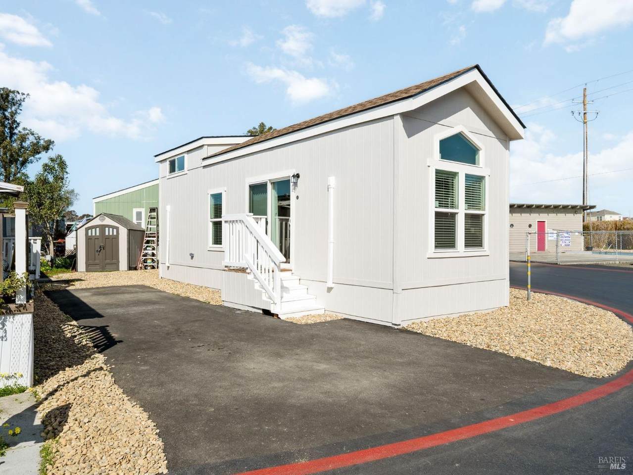 717 Mcdowell Boulevard - Photo 1