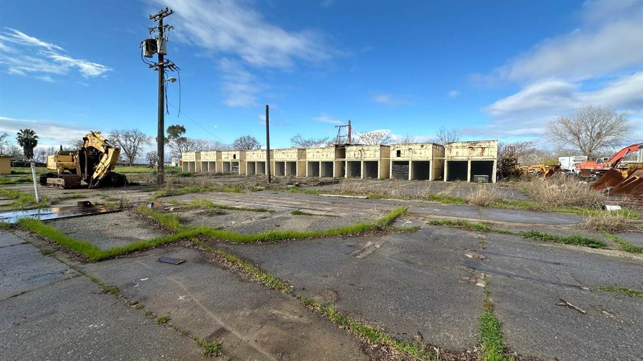 722 14th Street - Photo 1