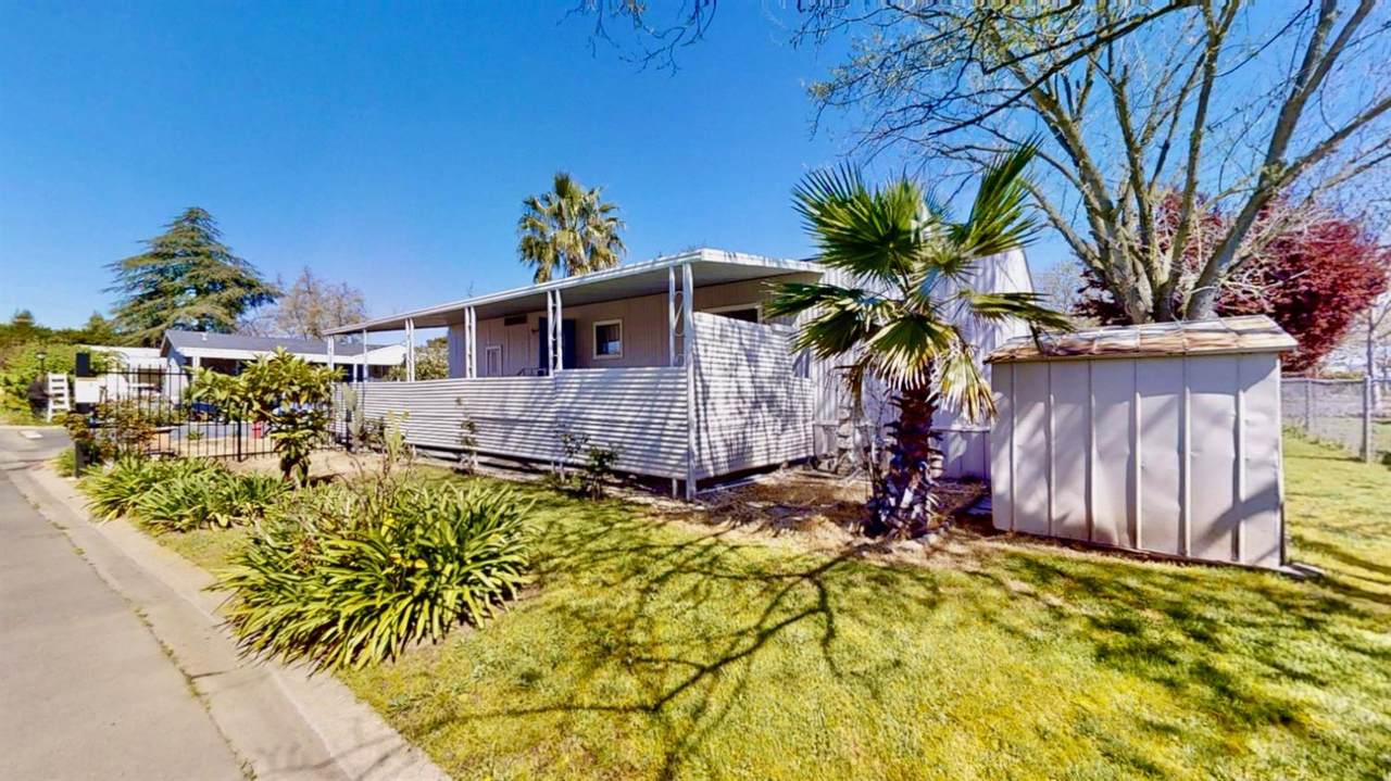 12 Commodore Court - Photo 1