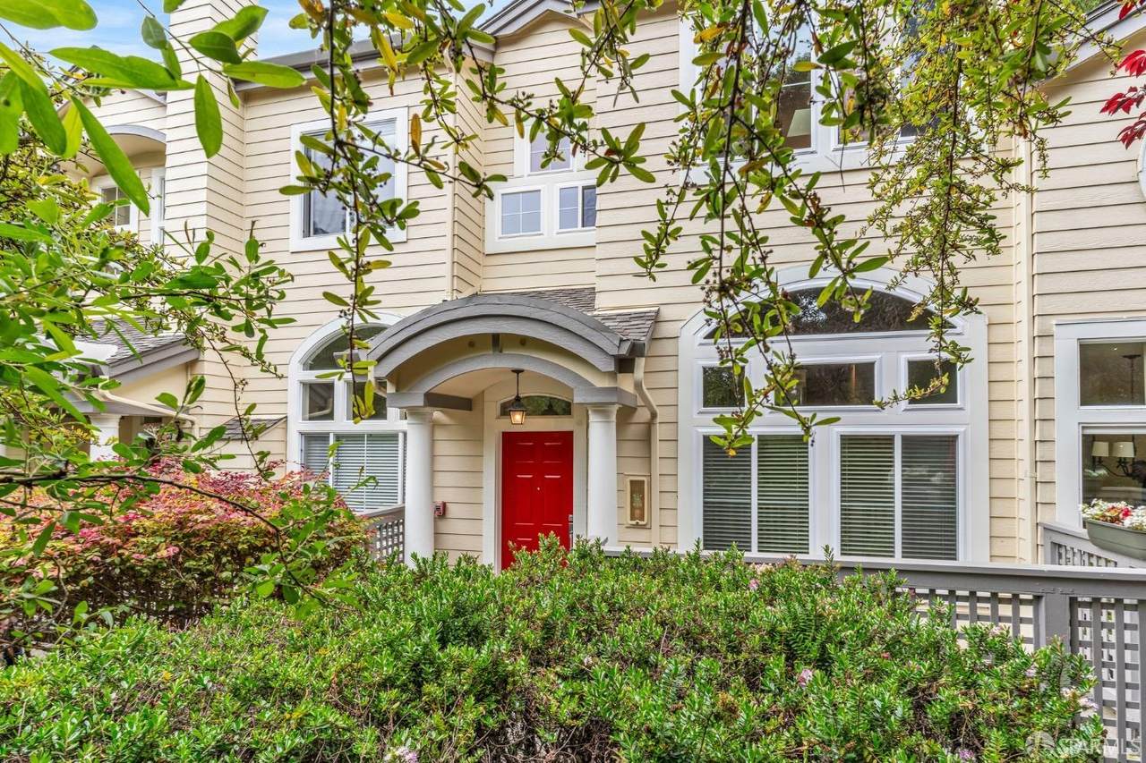 55 Erin Lane - Photo 1