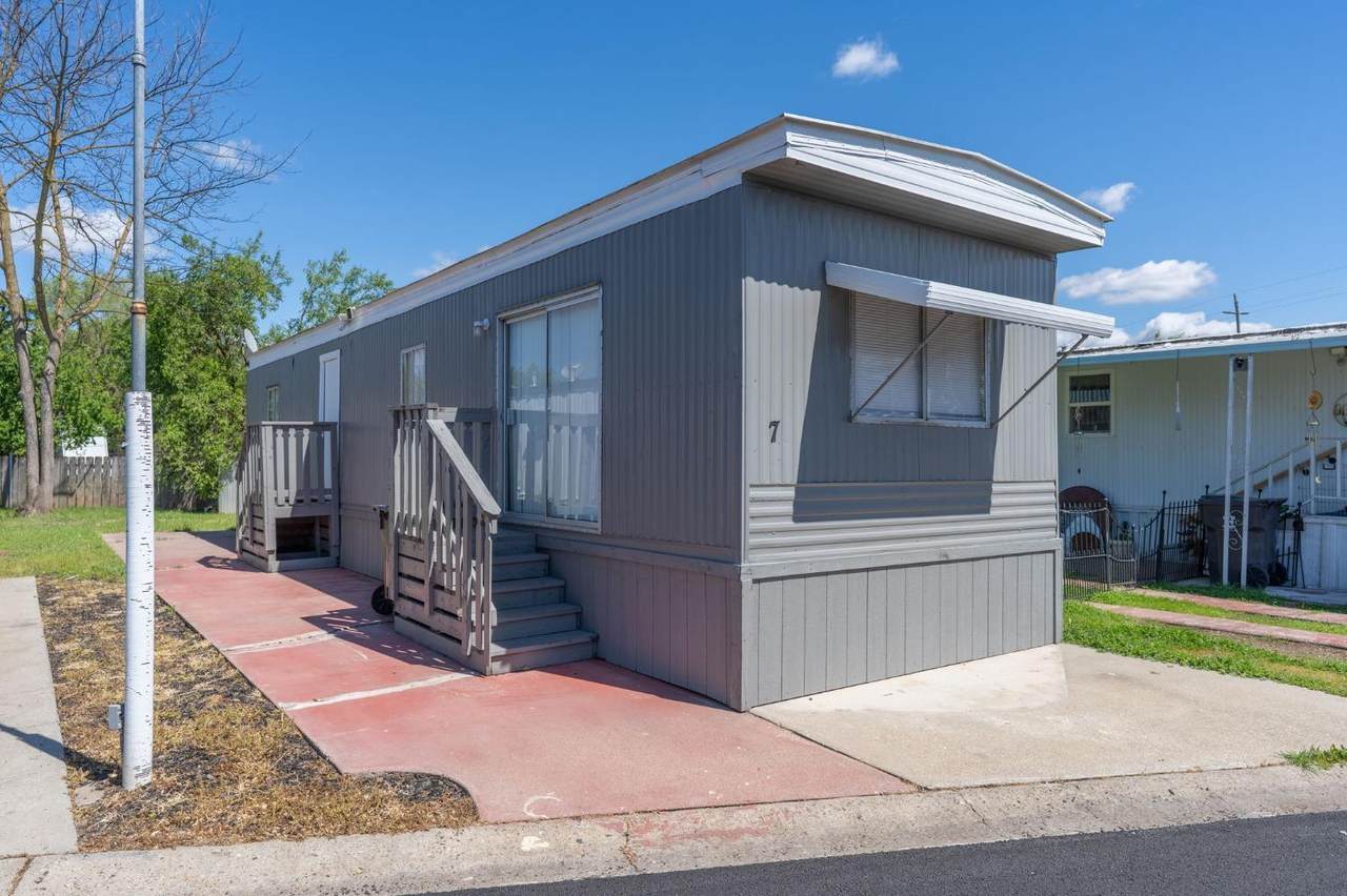 5835 Cherokee Road - Photo 1