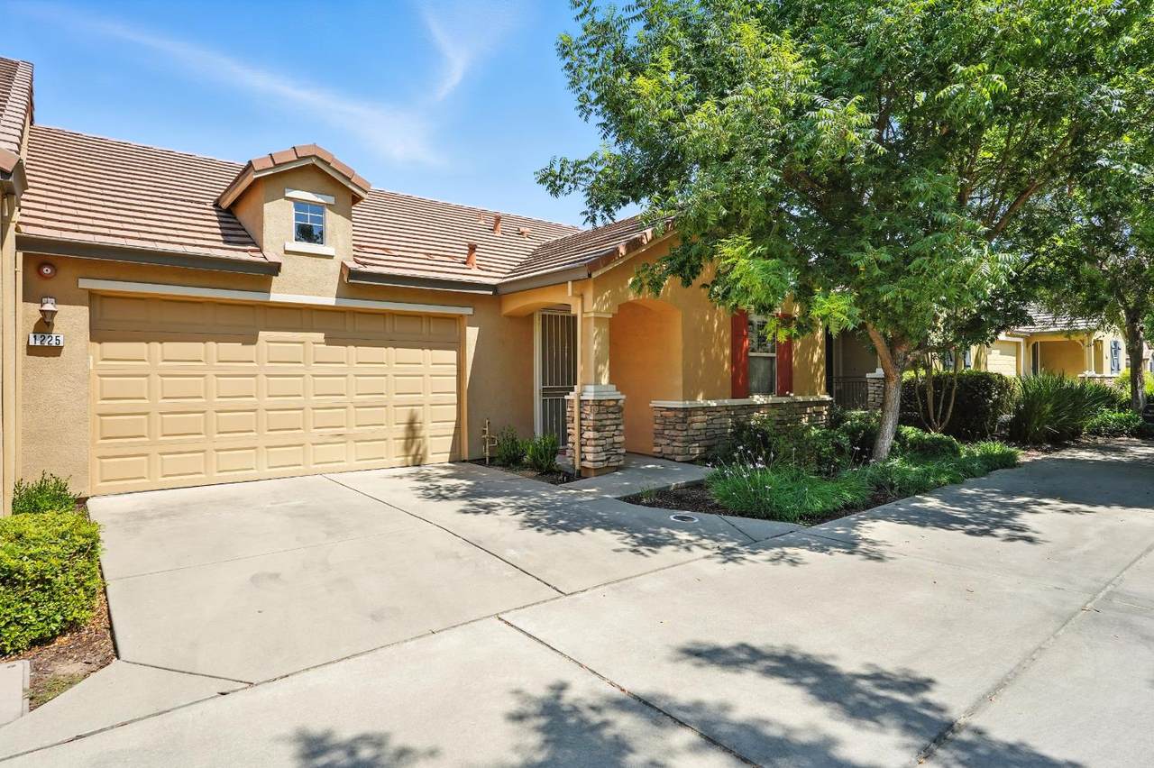 1225 Marseille Lane - Photo 1