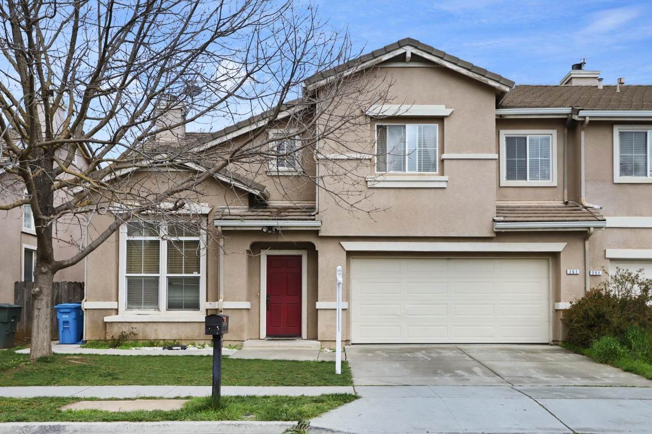 261 Ronan Ave - Photo 1