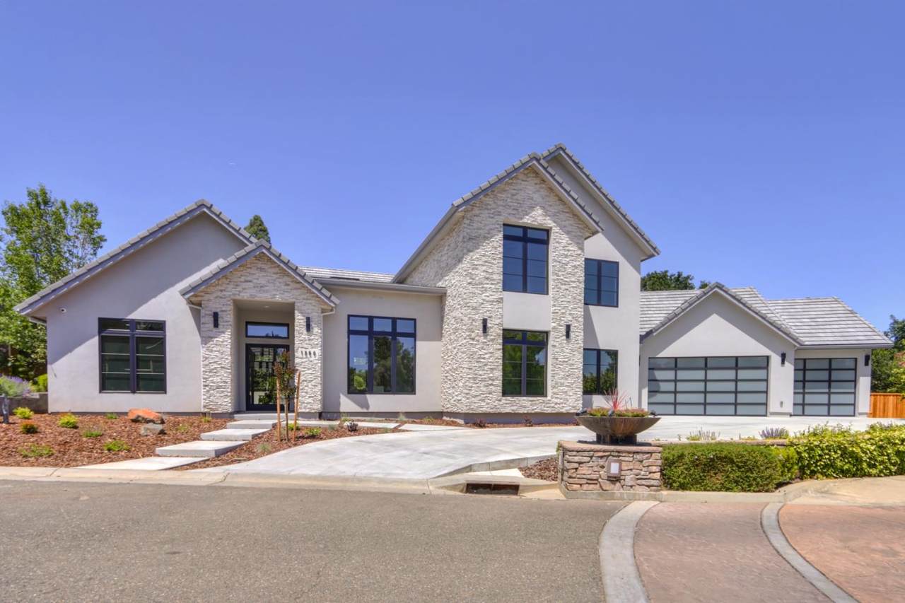 1360 Pars Oak Lane - Photo 1