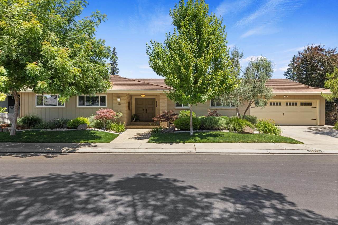 305 Fleetwood Drive - Photo 1