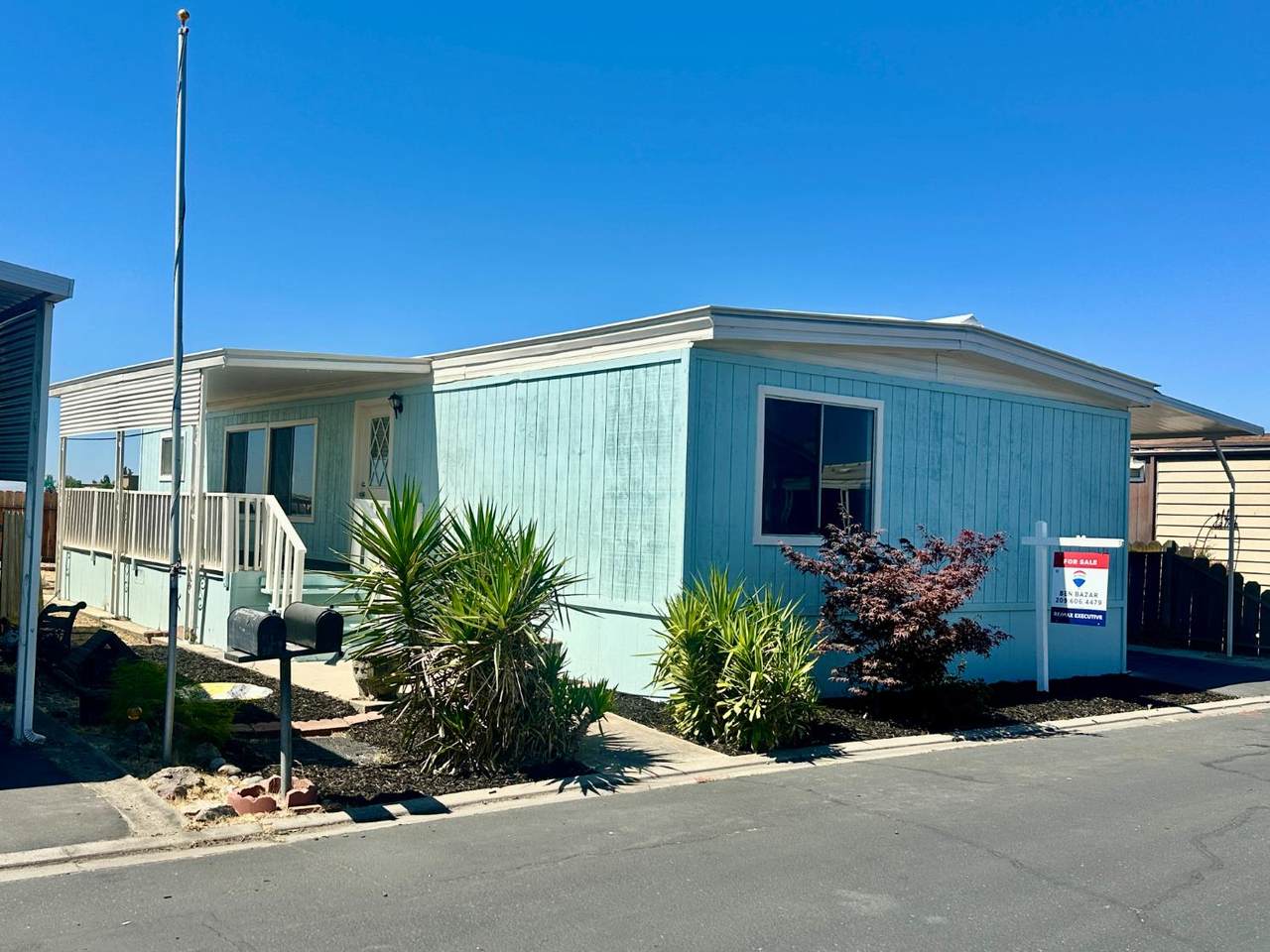 1830 Yosemite - Photo 1